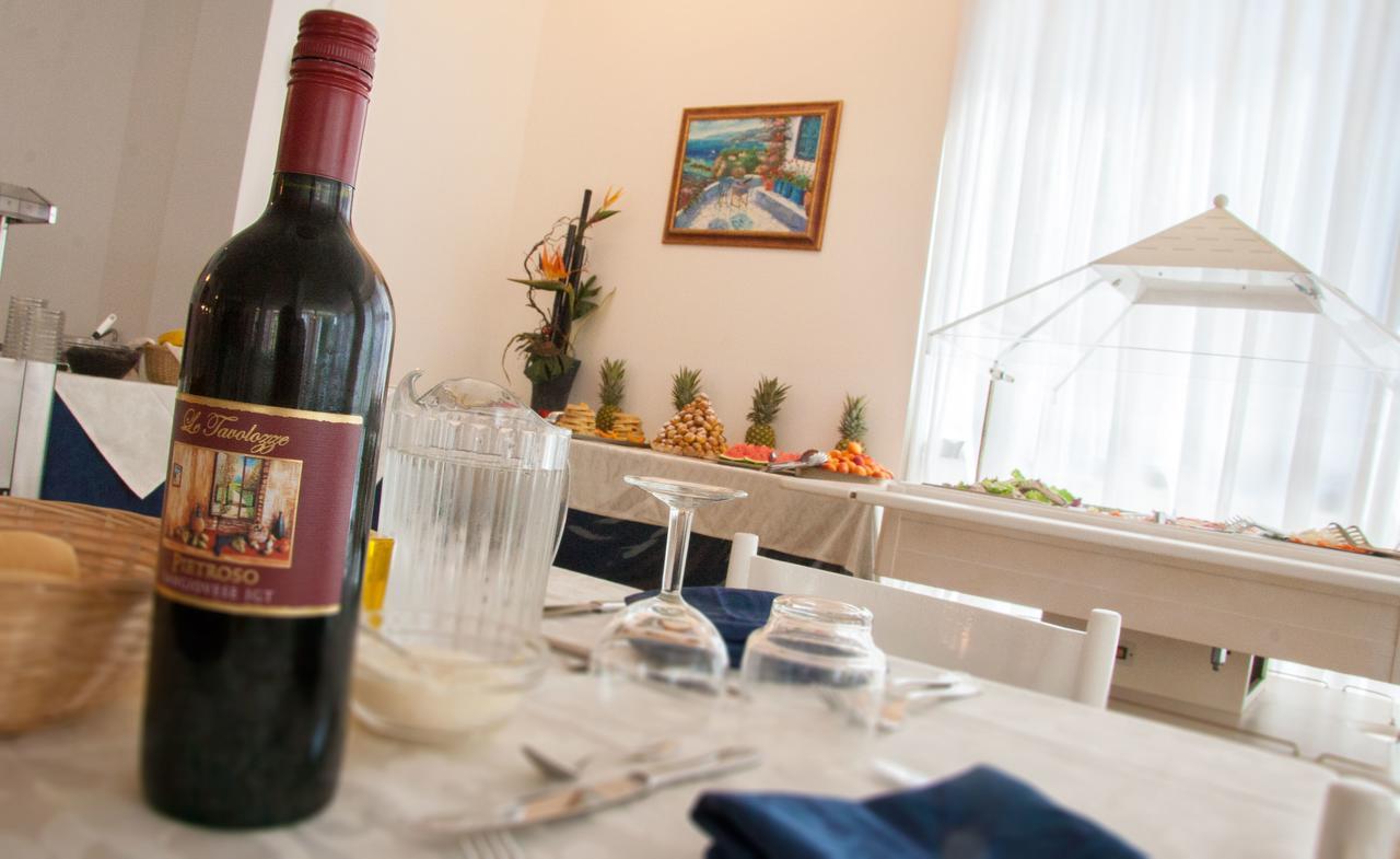Hotel Raffaello Cesenatico Εξωτερικό φωτογραφία
