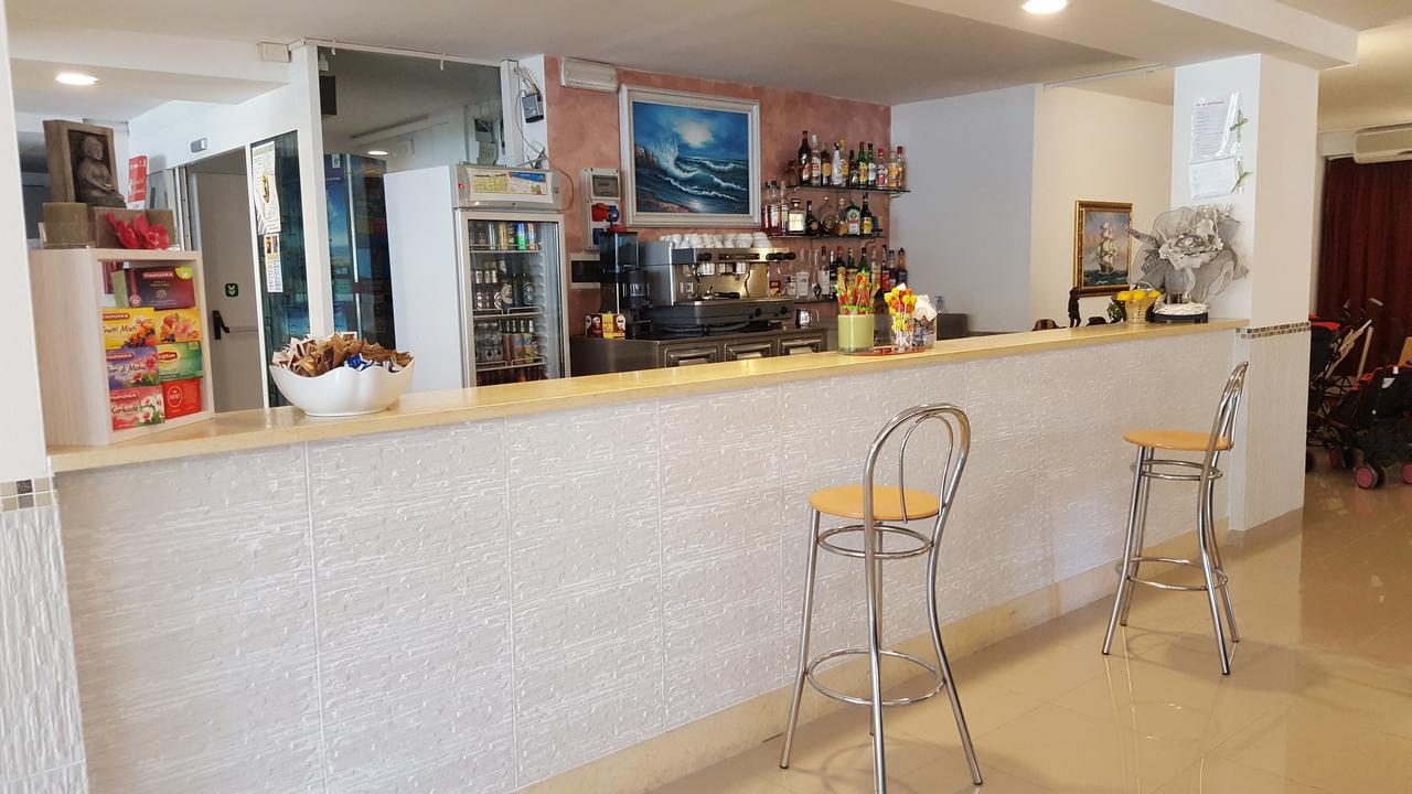 Hotel Raffaello Cesenatico Εξωτερικό φωτογραφία