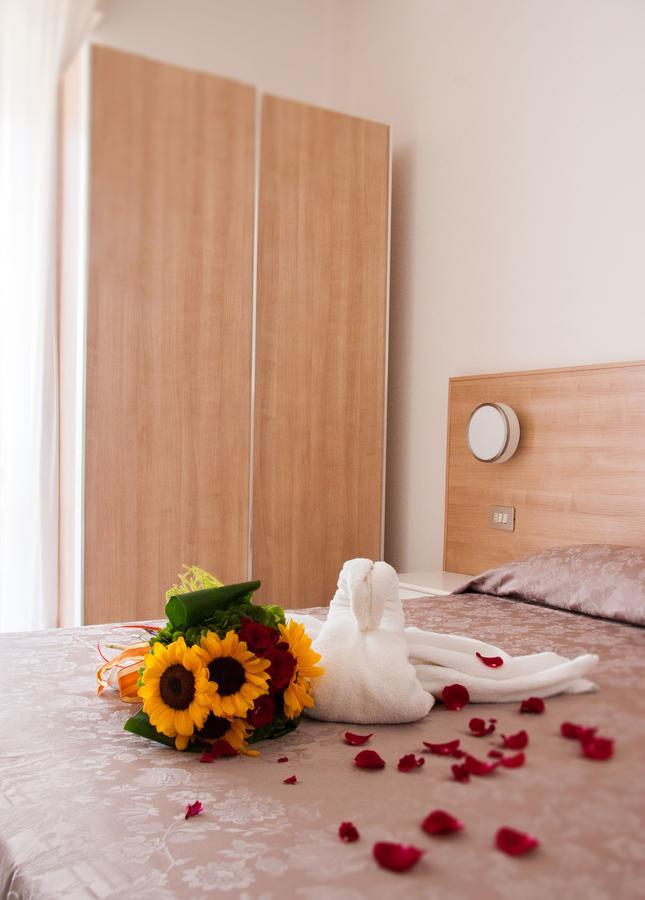 Hotel Raffaello Cesenatico Εξωτερικό φωτογραφία