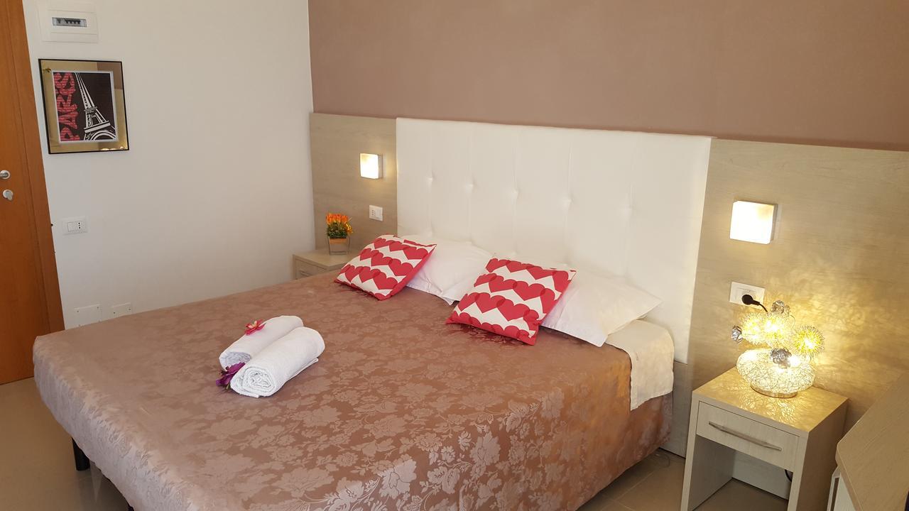 Hotel Raffaello Cesenatico Εξωτερικό φωτογραφία