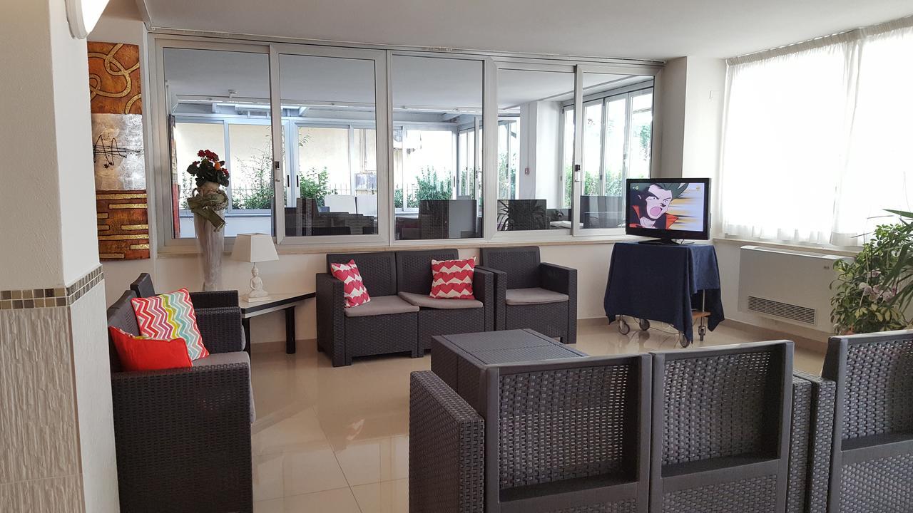Hotel Raffaello Cesenatico Εξωτερικό φωτογραφία